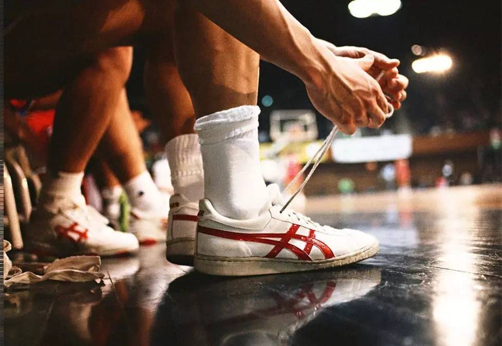 懂球帝2025年11月MVP候选出炉：姆巴佩、哈兰德领衔，莱万在列（懂球帝2025年11月MVP候选名单发布：姆巴佩、哈兰德领衔，莱万上榜）