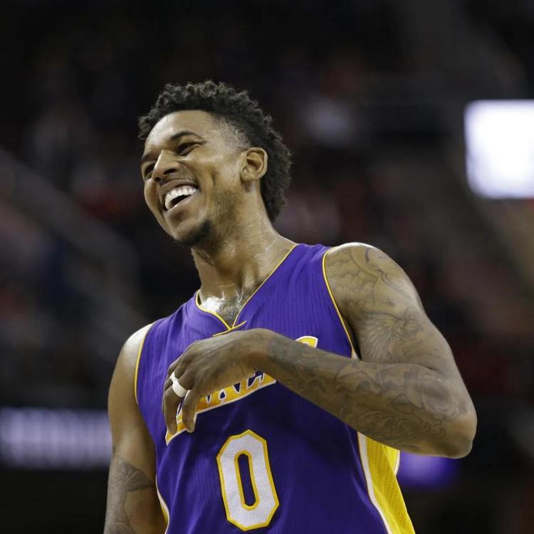 莱因克尔：巴萨对我有着特殊的意义；莱万是历史最佳中锋之一（莱因克尔：巴萨在我心中意义非凡，莱万堪称史上顶级中锋之一）