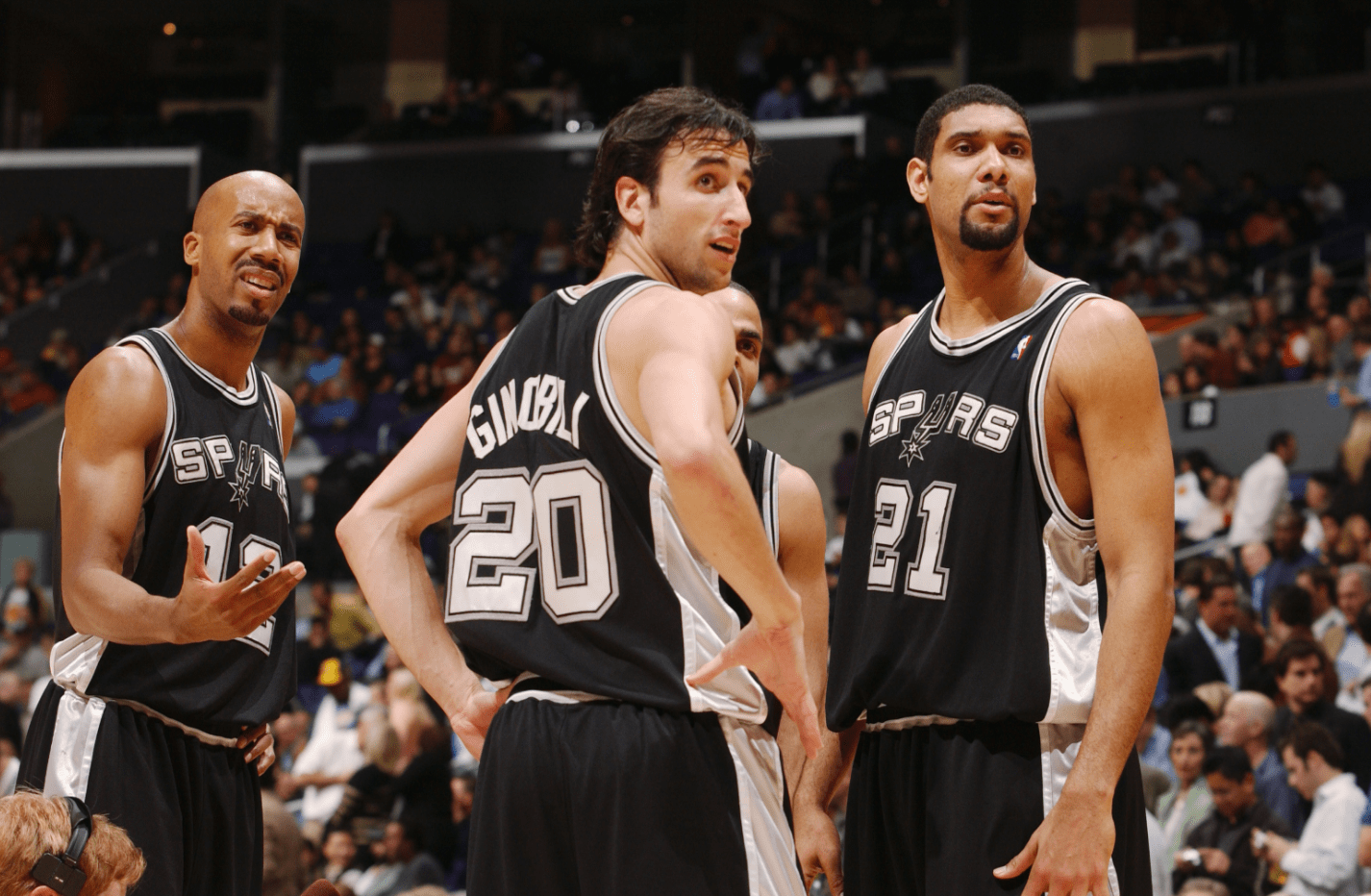 足球报：中赫9年为国安投资80亿，本赛季国安表现已达上限（足球报：中赫九年投入80亿元助力国安，球队本赛季表现已触顶）