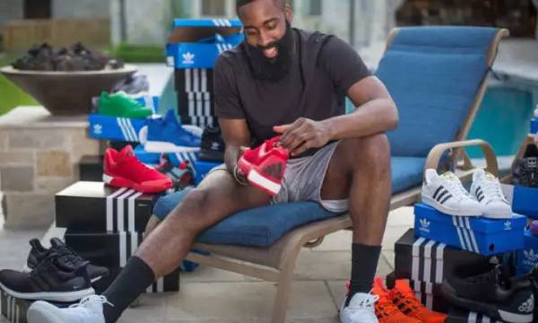 网红：我怀上了德佩的孩子，但他不正面回应还给我找了名律师（网红自曝怀有德佩孩子：对方未正面回应并委托律师介入）