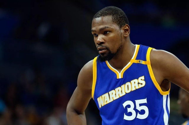 意媒：贡多齐可能在冬窗离开拉齐奥，标价至少3000万欧元（意媒：贡多齐或在冬窗从拉齐奥离队，标价不低于3000万欧）