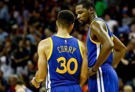 穆内齐：我妻子流产我都去踢非洲杯预选赛，正赛为何不带我？（穆内齐发声：妻子流产仍赴非洲杯预选，为何正赛却未被征召？）