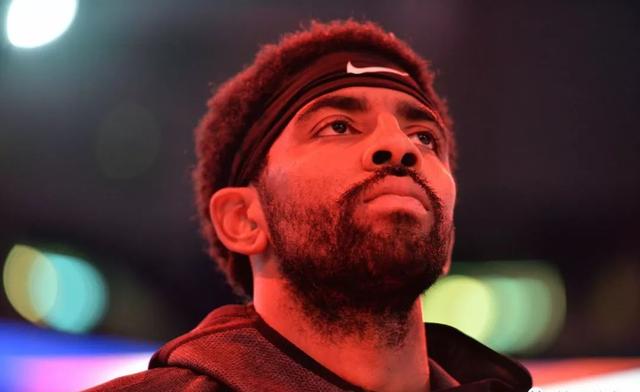 驳斥转会传闻，贡多齐：我专注于当下，想帮拉齐奥赢下更多球（贡多齐否认转会传闻：专注当下，只想助拉齐奥赢得更多胜利）