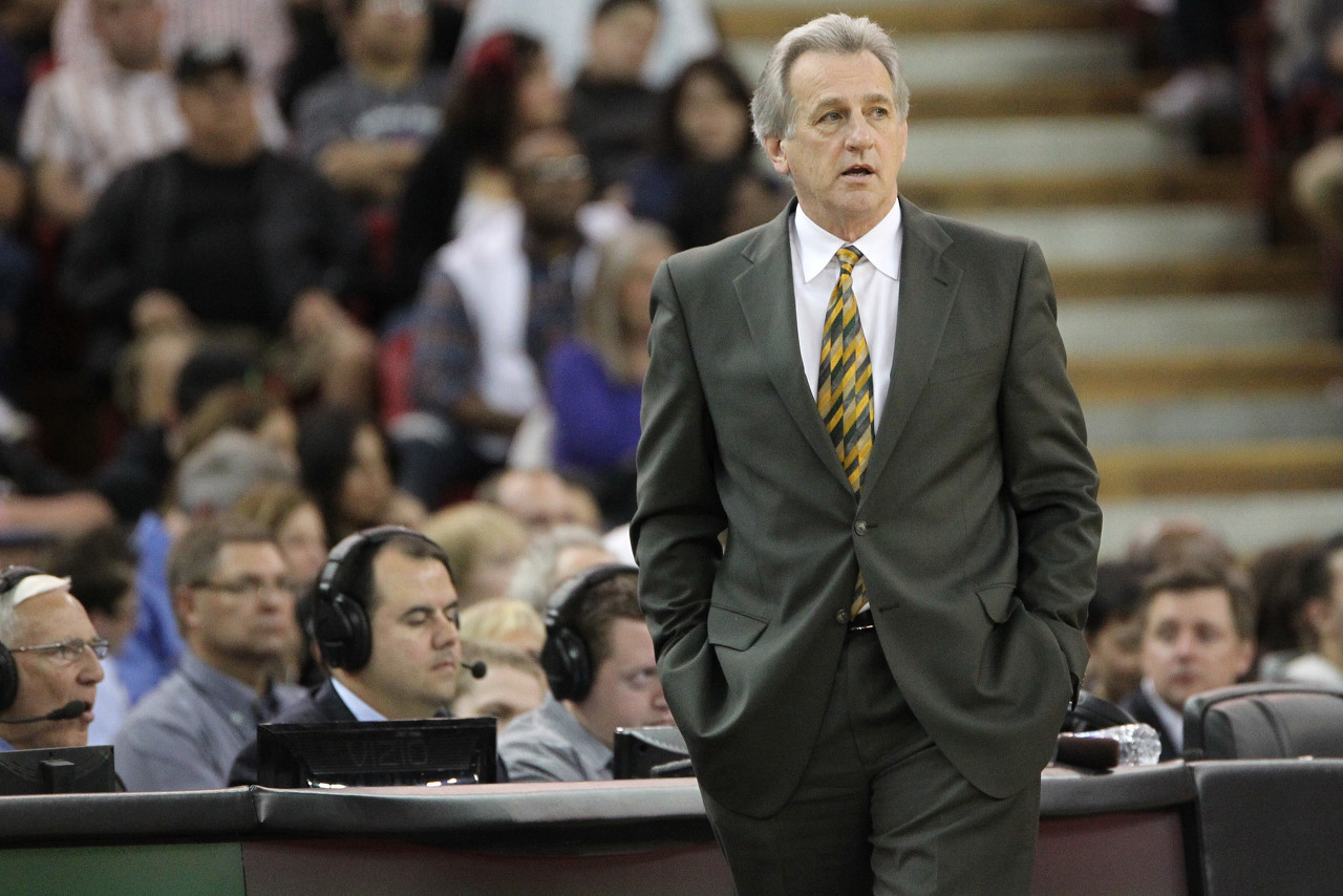 世体：对阵法鹰巴萨共有502人转卖门票，包括11名季票持有者（世体：巴萨战法鹰，502名球迷转售门票，其中11人为季票持有者）