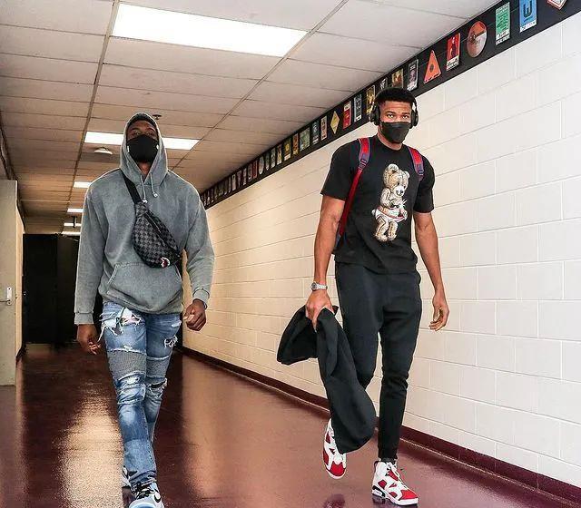 巴塞罗那理发师：欧洲杯期间，费尔明专门打电话让我给他理发（巴萨理发师称：欧洲杯期间，费尔明特意来电约我剪发）