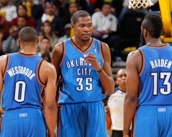 国米4-0横扫劲敌：劳塔罗连场破门状态回归，恩里克助攻令人欣喜（国米4-0大胜强敌：劳塔罗连续破门状态回暖，恩里克助攻亮眼）